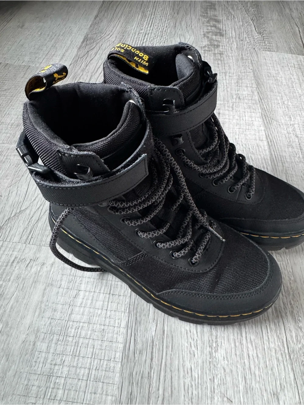 Dr. Martens sturdy black